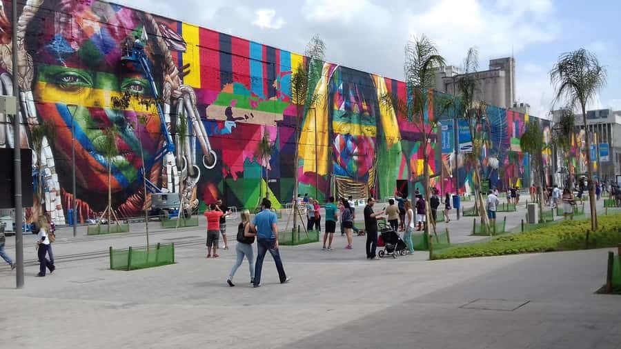 3-Hour Urban Arts Walking Tour - Olympic Boulevard and the Ethnicities mural