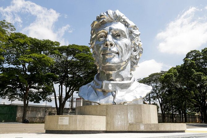 6 Hour Ayrton Senna Tour – The Greatest Formula 1 Drivers of all Time - Paulista Avenue and the giant Senna mural