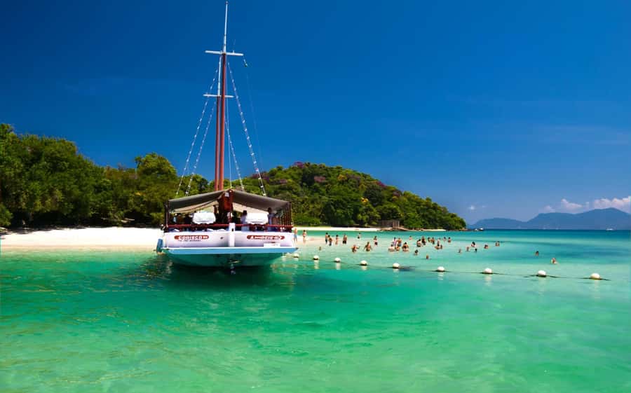 Adventures in Angra and Ilha Grande with Guide and Lunch - From Rio to Angra, a long road to the water