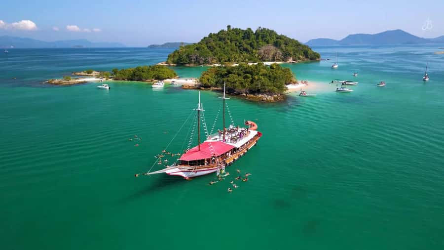 Adventures in Angra and Ilha Grande with Guide and Lunch - Lagoa Azul, the day’s main swim
