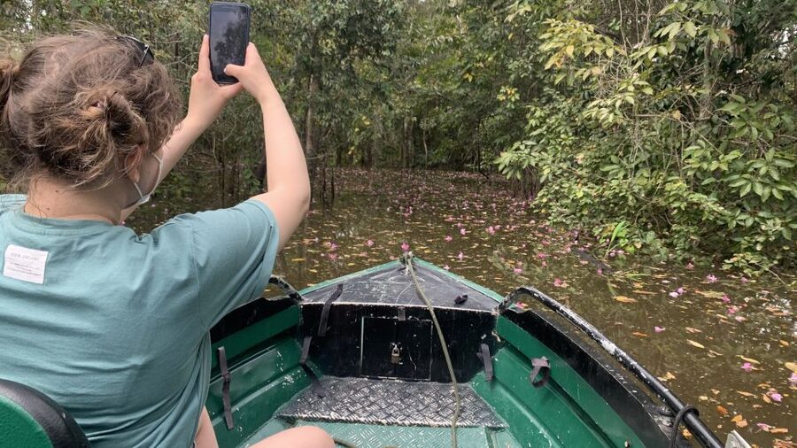 Amazonas: Boat Ride with a Local Amazonian - Seeing a floating village from the water