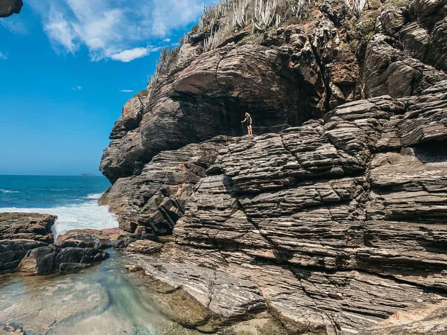 Armação dos Búzios: Walk Through the Natural Pools in Búzios - Pedra do Guardião and the shaded rock vent