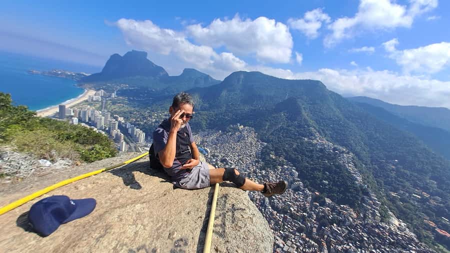AVenturismo 2 Irmãos hill + Vidigal Favela - What the Vidigal walk adds