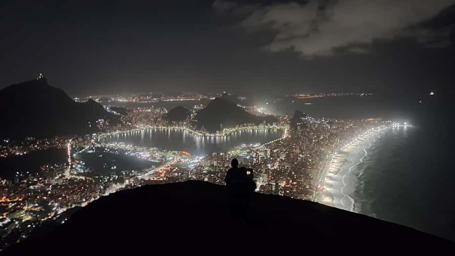 AVenturismo 2 Irmãos hill + Vidigal Favela - The move from concrete to forest