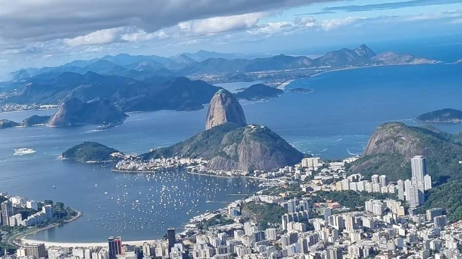 AVenturismo Pão de Açúcar - The climb through rock, ropes, and steep ground