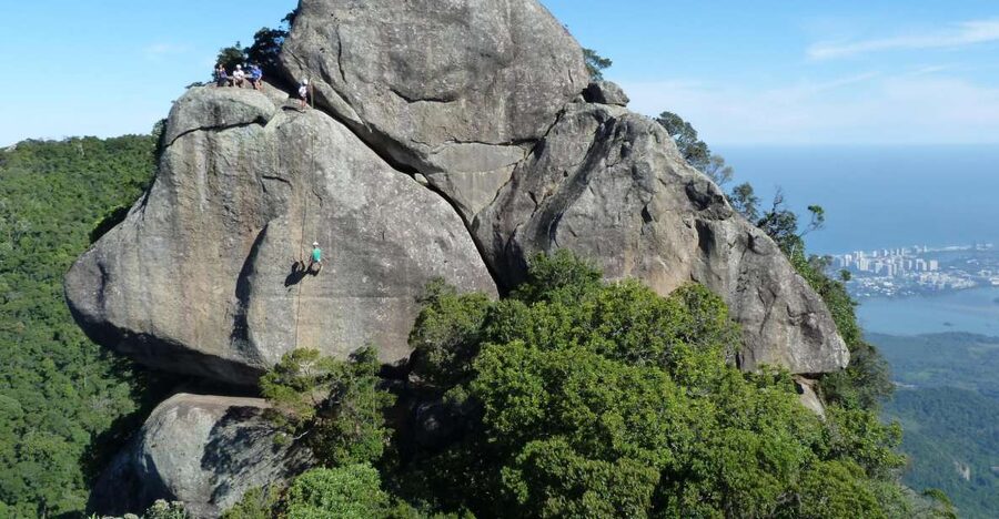Bico do Papagaio Guided Hiking Tour in the Tijuca Forest - Reaching the 989-meter Bico do Papagaio