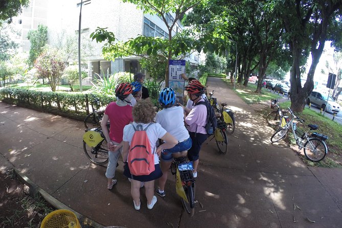 Bike Tour of the 4 Scales of Lucio - Praça dos Três Poderes and the plan beneath the city