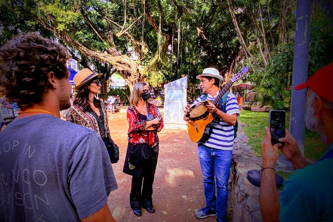 Bossa Nova Walking Tour - Praça General Osório and the Hippie Fair
