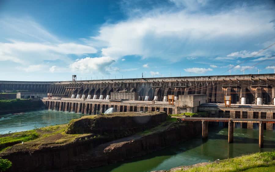 Brazilian Falls, Bird Park and Itaipu Dam - Itaipu Dam: two hours with Brazil’s power giant