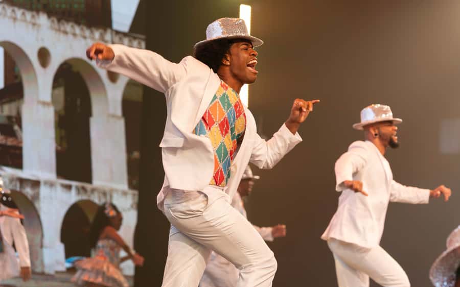 By Night Tour: Roxy Dinner Show & Transfer - Key Points