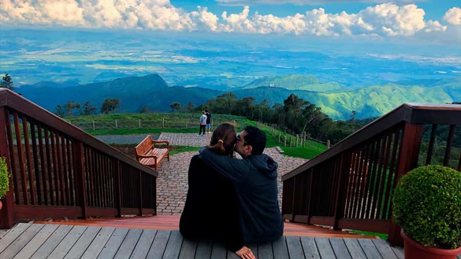Campos do Jordão: Private 8 Hour Tour - Romantik Dalen and the umbrella bridge