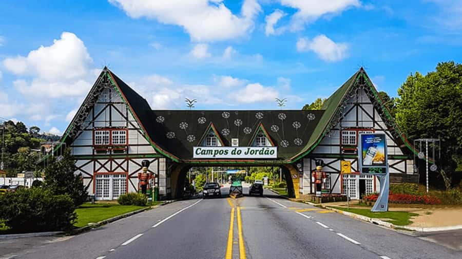 Campos do Jordão: Private 8 Hour Tour - Capivari Village, the heart of the town