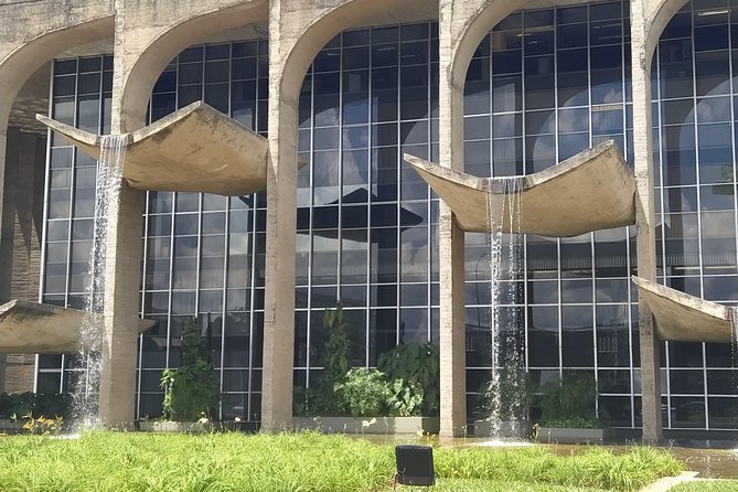 City Tour Brasilia - Alvorada Palace and a final postcard view