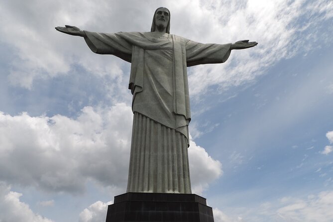 City Tour of Rio de Janeiro con ingressi e pranzo - Ipanema and Copacabana show Rio at street level