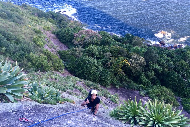 Climb Rio de Janeiro: Rock Climbing Tailored for All Levels - The Urca meeting point and the cable car return