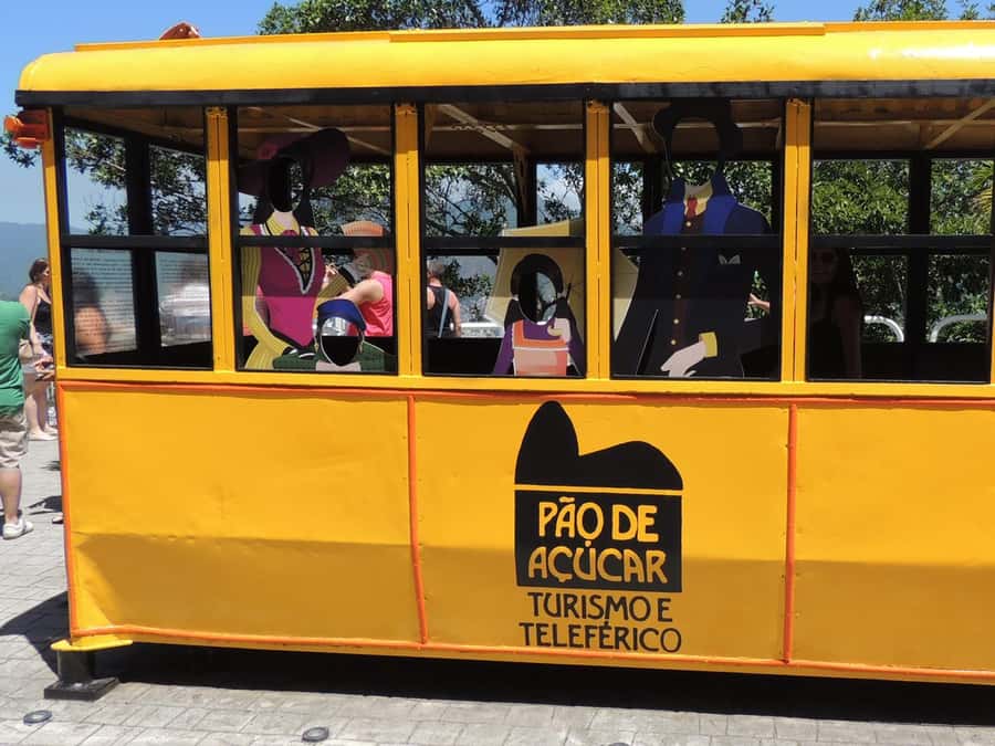 Corcovado and Sugarloaf Mountain Full-Day Tour - Choosing the train route and Maracanã Stadium