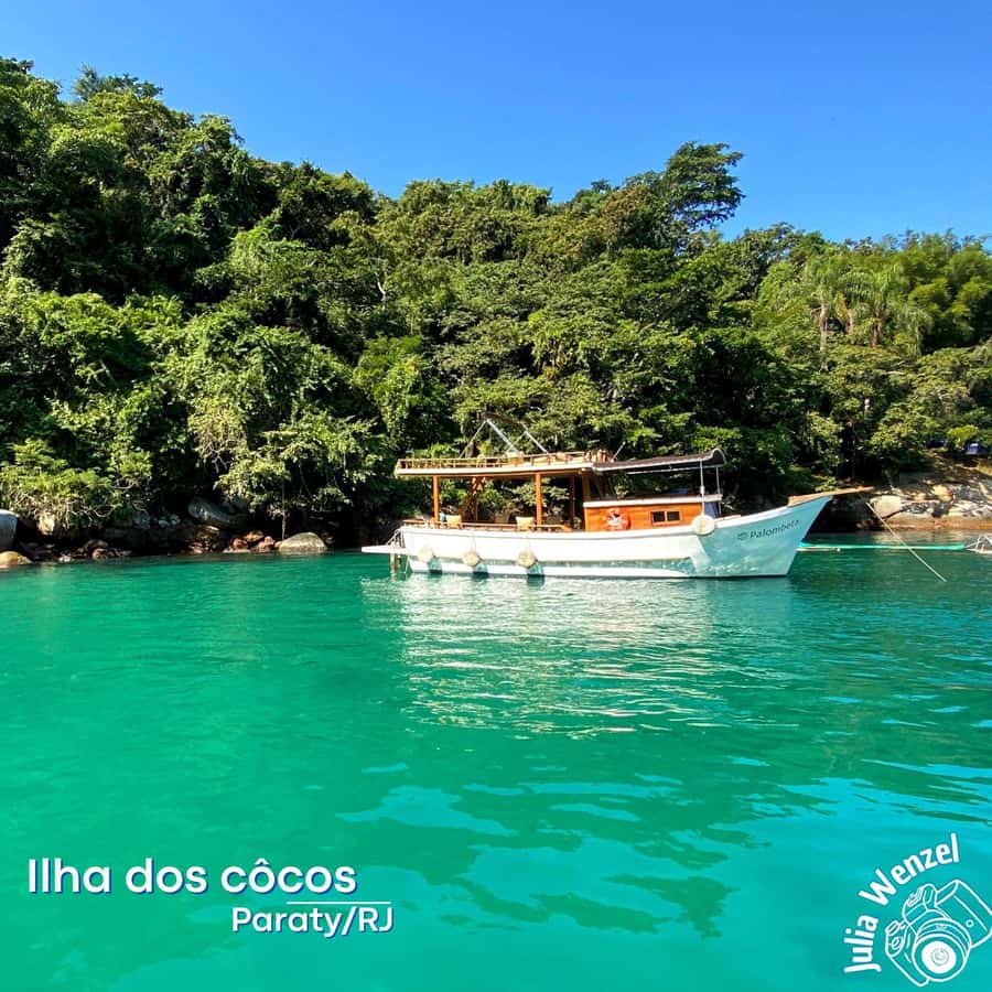 Discover Paraty's Best Islands on an Exclusive Schooner Tour - What the Aquamarina II adds between stops
