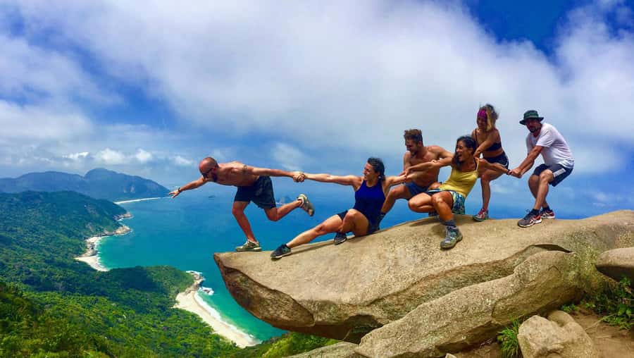 Discover Pedra do Telégrafo: Scenic Hike with Expert Guide - Early pickup, transport, and the eight-hour schedule