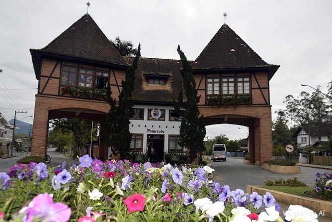 European Valley - Blumenau and Pomerode - The 9 a.m. departure and the road to Blumenau