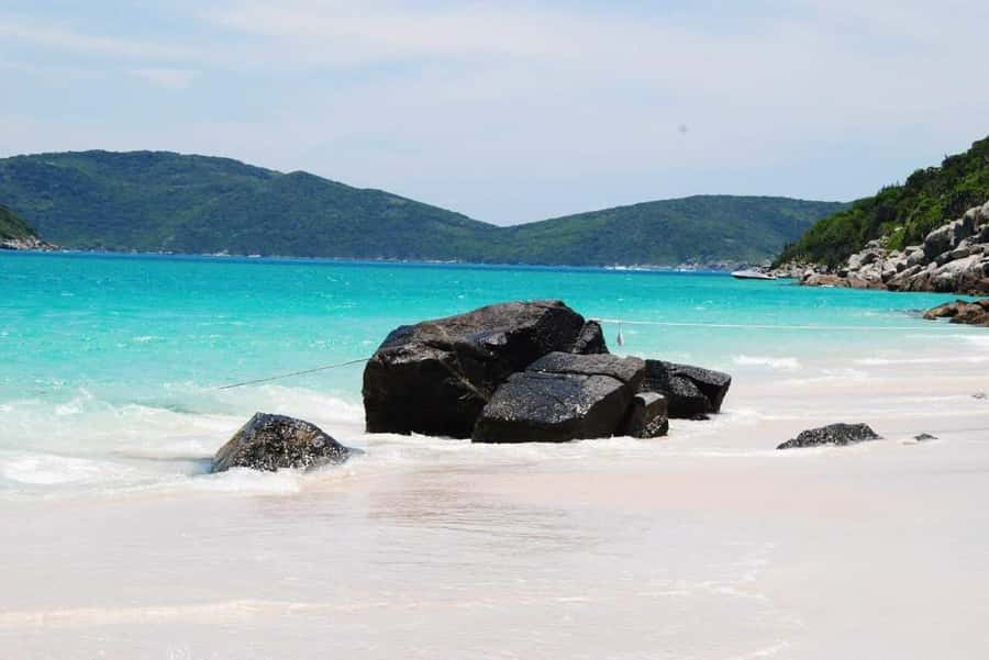 Excursão Arraial do Cabo com saída do Rio de Janeiro - Farol Beach and the first clear-water stop