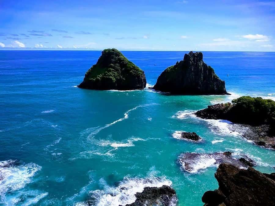 Explore Fernando de Noronha: 7-Hour Ilhatour - Leão Beach offers a quieter contrast