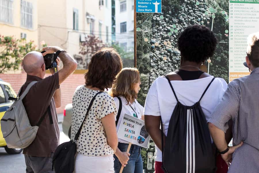 Favela Santa Marta: Walking Tour with local guide - Small groups, private departures, and timing