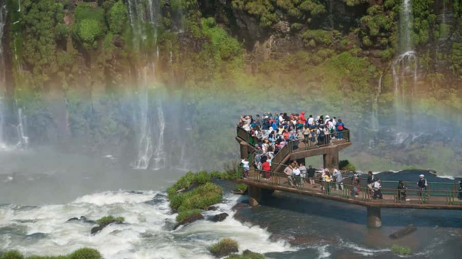 Foz do Iguaçu: Brazilian Side of the Falls + Bird Park - Walking the 1,200-meter route to the falls