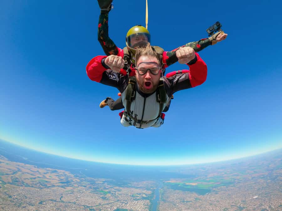 Foz do Iguacu: Skydiving Experience with Photos and Videos - What to pack and how to plan the day