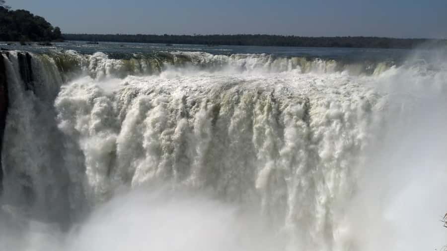 From Foz do Iguaçu: Iguazú Falls Boat Ride Argentina - Why the Argentina side works so well with a boat ride