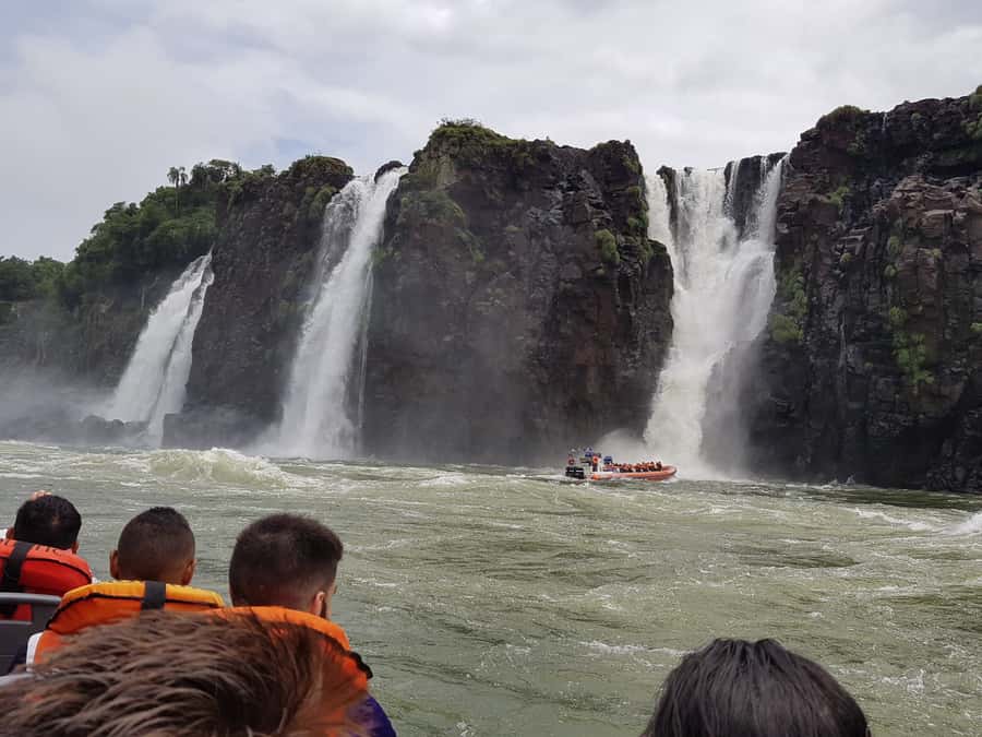 From Foz do Iguaçu: Iguazú Falls Boat Ride Argentina - Getting through the Argentine park entrance