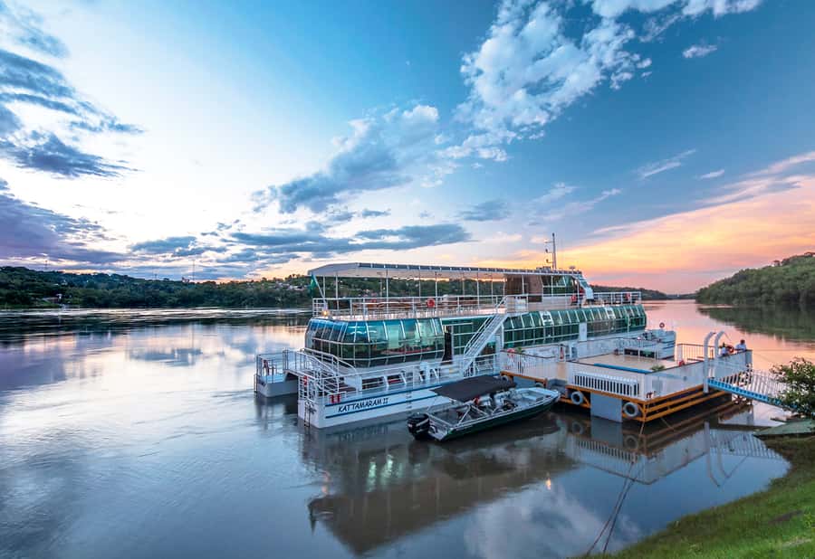 From Foz do Iguaçu: Sunset Catamaran Tour with Meal - From Foz do Iguaçu to Echaporã Port