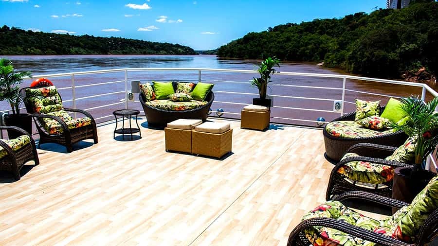 From Foz do Iguaçu: Sunset Catamaran Tour with Meal - Dinner on the meeting of two rivers
