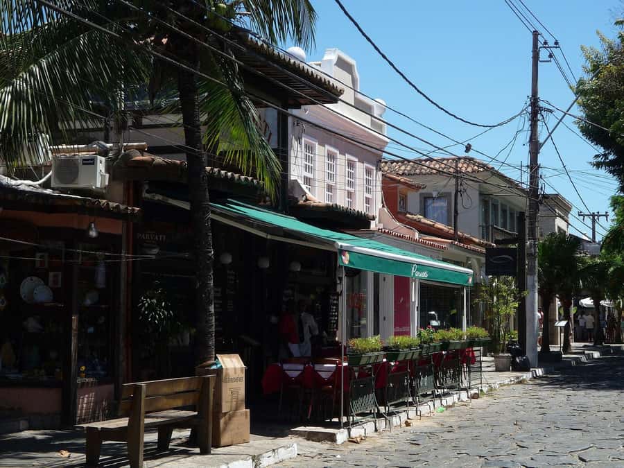 From Rio: Búzios with Boat Tour and Lunch - Lunch at a Local Restaurant
