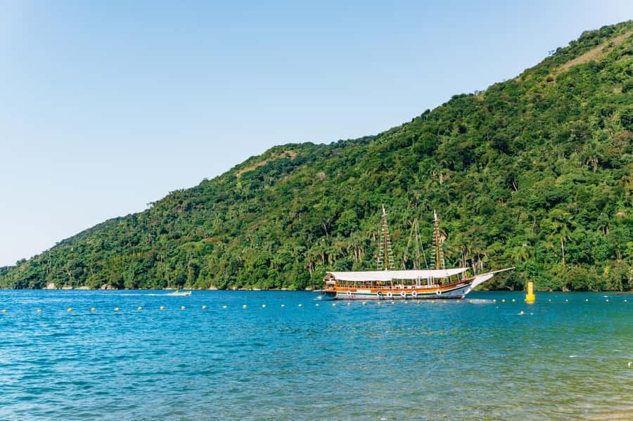 From Rio de Janeiro: Angra dos Reis Boat Trip with Lunch - Boarding the schooner in Angra dos Reis