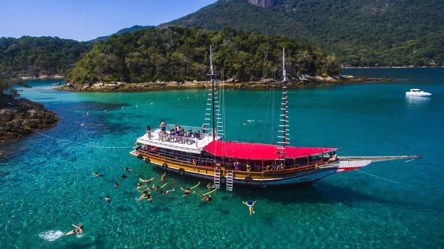 From Rio de Janeiro: Angra dos Reis & Ilha Grande Day Tour - Leaving Rio and reaching the islands