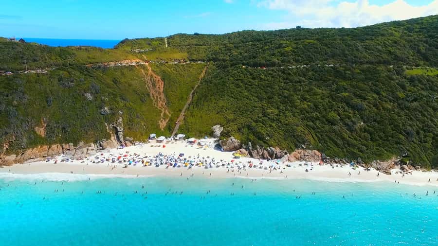From Rio de Janeiro: Arraial do Cabo Boat Trip with Lunch - The early pickup and long road to the coast