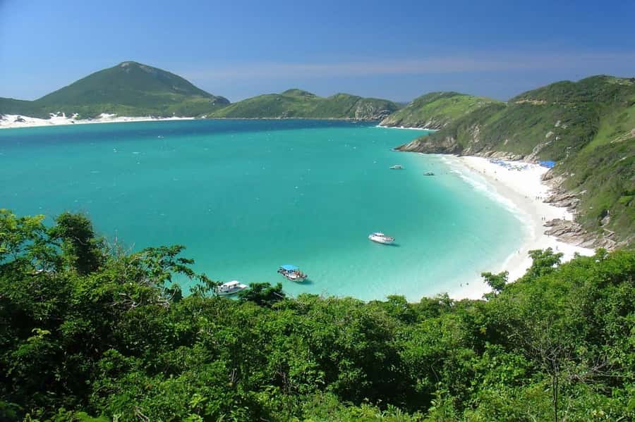From Rio de Janeiro: Arraial do Cabo Island Day Trip - Praia do Forno begins the coastal sightseeing