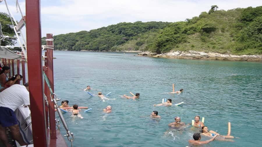 From Rio de Janeiro: Ilha Grande Day Trip - Boarding the schooner at Angra dos Reis