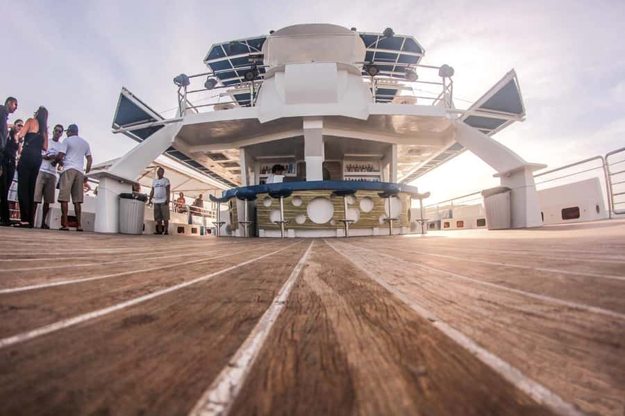 From Rio: Full Day in Búzios with Catamaran Tour and Lunch - Caboclo Island to João Fernandes Beach