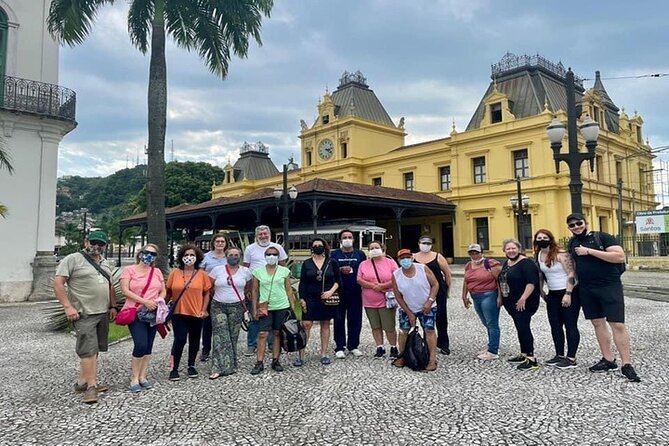 Full Day Private Beach Tour Santos & Guarujá – Combine Culture, History & Beach - Santos links coffee, port life, and a giant beach garden