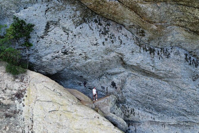Garganta do Céu and Waterfall hike in Pedra da Gávea - A four-hour hike with a real payoff