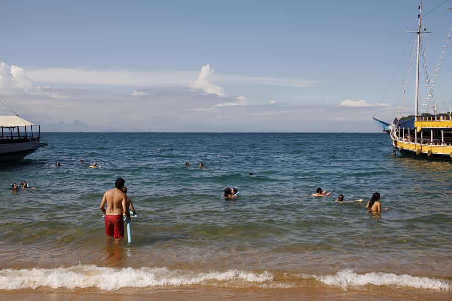 Half-Day Schooner Cruise and Snorkeling in Paraty Bay - What to pack for the boat and beaches