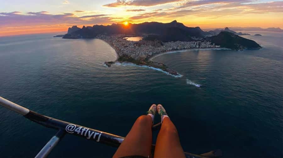 Helicopter flight no doors in Rio de Janeiro - Barra da Tijuca gives you the first wide view