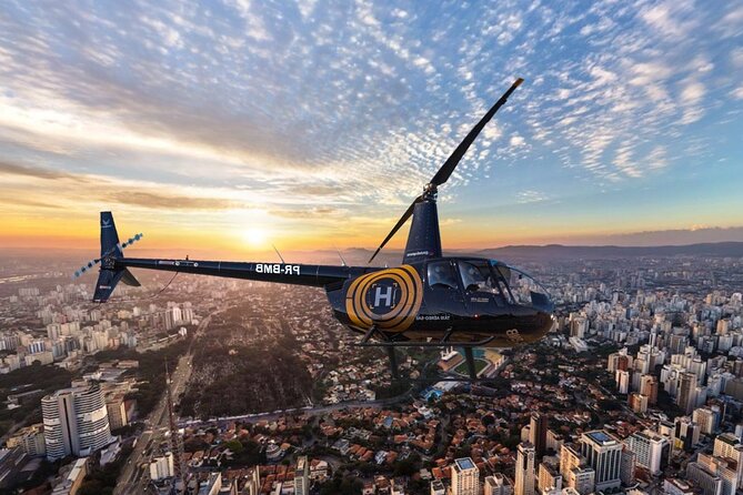 Helicopter Flight over São Paulo City - São Paulo from the air in 10 to 12 minutes