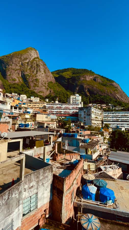 Hike Dois Irmãos + Vidigal Favela Experience - Who Will Enjoy This Outing Most
