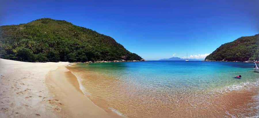 Ilha Grande: 360° Circumnavigation Speed Boat Tour - 8h - Caxadaço begins the beach-hopping day