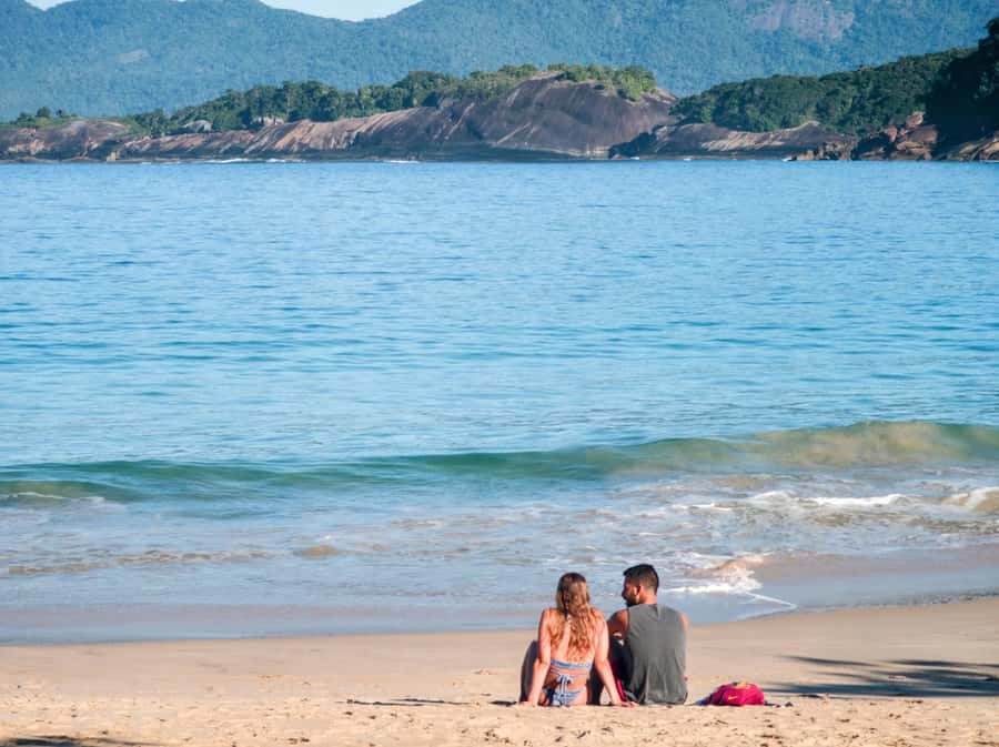 Ilha Grande: 360° Circumnavigation Speed Boat Tour - 8h - Meros is the best stop for water time