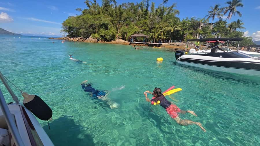 Ilha Grande: 6-Hour Speedboat Tour to Blue and Green Lagoons - Meeting at Caiçara Turismo in Vila do Abraão