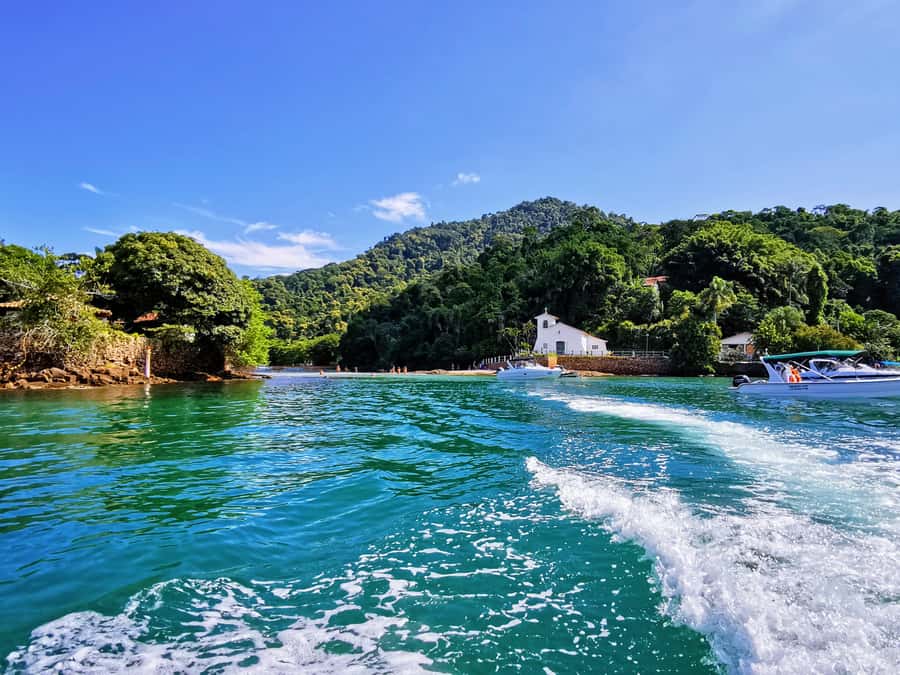 Ilha Grande: 7h Speedboat Tour of Paradise Islands - Dentista Beach, one of the day’s headline stops