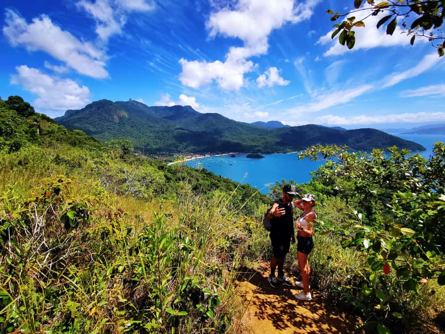 Ilha Grande: Lopes Mendes Private Hiking Tour - Pouso Beach gives the route a coastal pause